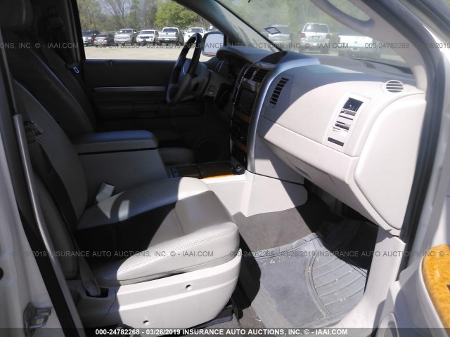 1A8HX58248F133458 - 2008 CHRYSLER ASPEN LIMITED CREAM photo 5