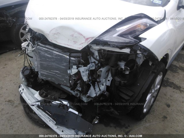 JN8AF5MR8FT507104 - 2015 NISSAN JUKE S/SV/SL/NISMO Սպիտակ լուսանկար 6