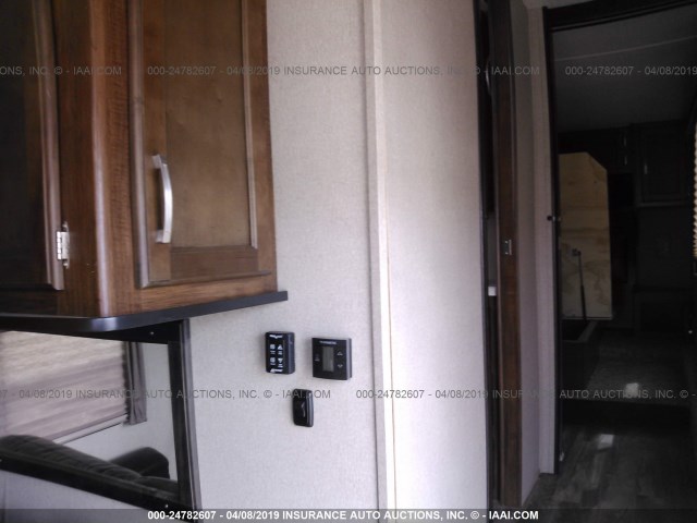 573FR3520J3407286 - 2018 GRAND DESIGN REFLECTION 150  TAN photo 8