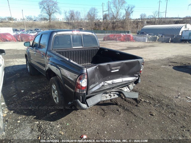 5TFLU4EN5DX059944 - 2013 TOYOTA TACOMA DOUBLE CAB 灰色 照片 3