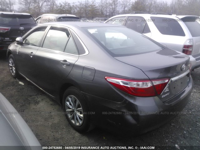 4T1BF1FKXGU152503 - 2016 TOYOTA CAMRY LE/XLE/SE/XSE GRAY photo 3