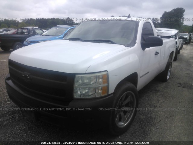 1GCEC14XX8Z309508 - 2008 CHEVROLET SILVERADO C1500 WHITE photo 2