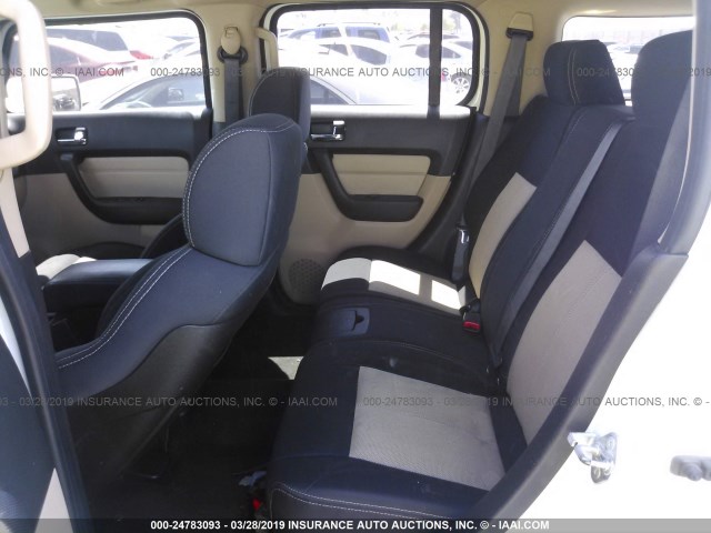 5GTDN136368225301 - 2006 HUMMER H3 WHITE photo 8