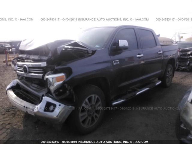 5TFAW5F17GX574404 - 2016 TOYOTA TUNDRA CREWMAX 1794/PLATINUM 灰色 照片 2