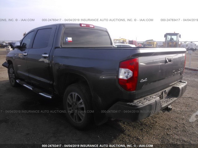 5TFAW5F17GX574404 - 2016 TOYOTA TUNDRA CREWMAX 1794/PLATINUM GRAY photo 3