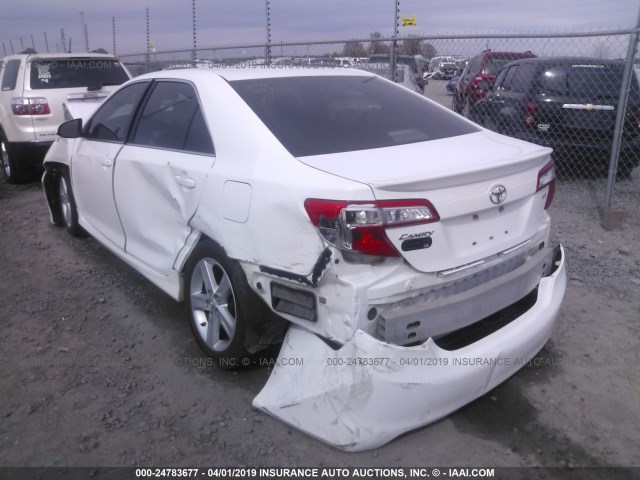 4T1BF1FK0DU274542 - 2013 TOYOTA CAMRY L/SE/LE/XLE 白色 照片 3