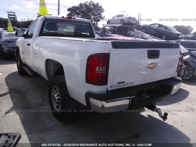 1GC0CVCG2DF101590 - 2013 CHEVROLET SILVERADO C2500 HEAVY DUTY WHITE photo 3