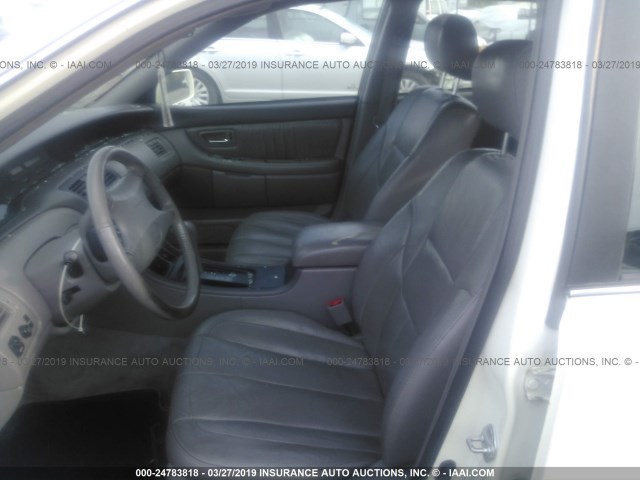 4T1BF28B31U124679 - 2001 TOYOTA AVALON XL/XLS 白色 照片 5