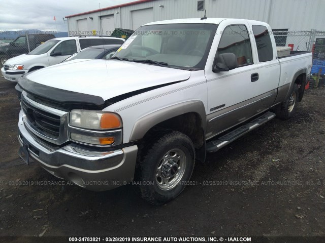 1GTGK29UX3Z115974 - 2003 GMC NEW SIERRA K2500 WHITE photo 2