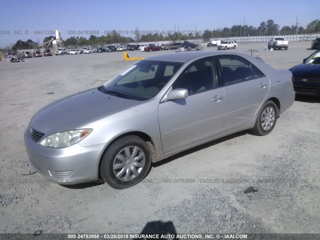 4T1BE32K66U731202 - 2006 TOYOTA CAMRY LE/XLE/SE SILVER photo 2