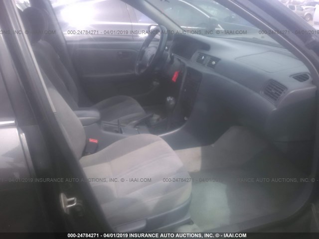 4T1BG22K11U847114 - 2001 TOYOTA CAMRY CE/LE/XLE 灰色 照片 5