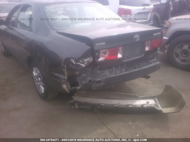 4T1BG22K11U847114 - 2001 TOYOTA CAMRY CE/LE/XLE 灰色 照片 6