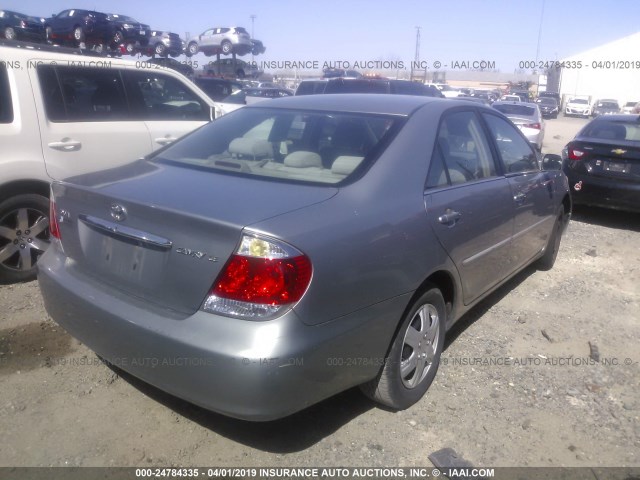 4T1BE32K35U955980 - 2005 TOYOTA CAMRY LE/XLE/SE SILVER photo 4