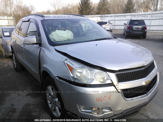 1GNEV23D39S100958 - 2009 CHEVROLET TRAVERSE LT SILVER photo 1