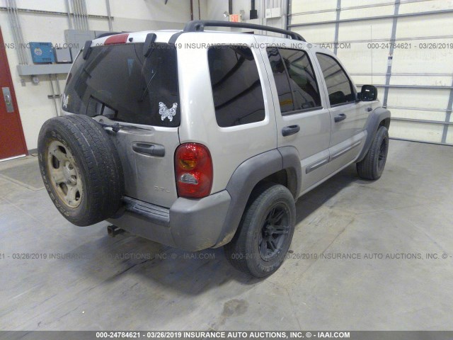 1J4GL48K73W569992 - 2003 JEEP LIBERTY SPORT/FREEDOM SILVER photo 4