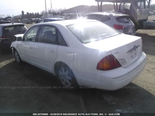 4T1BF28B8YU096162 - 2000 TOYOTA AVALON XL/XLS WHITE photo 3