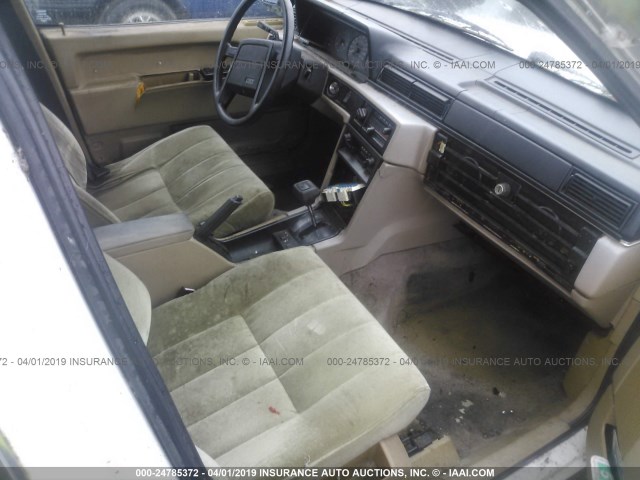 YV1FX8843H1102159 - 1987 VOLVO 740 GLE WHITE photo 5