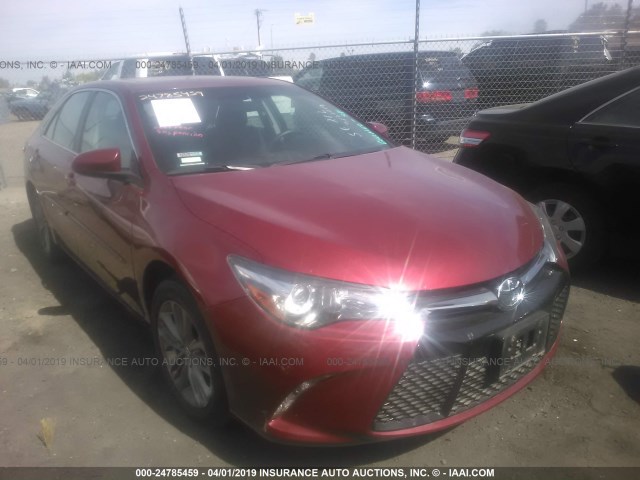 4T1BF1FK3HU713741 - 2017 TOYOTA CAMRY LE/XLE/SE/XSE 勃艮第红 照片 1