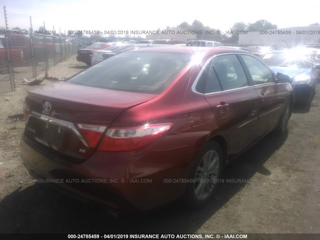 4T1BF1FK3HU713741 - 2017 TOYOTA CAMRY LE/XLE/SE/XSE 勃艮第红 照片 4