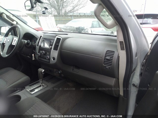 1N6AD0CW1FN707383 - 2015 NISSAN FRONTIER SV/PRO-4X SILVER photo 5