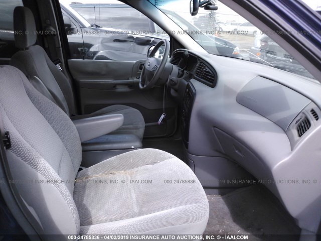 2FMDA52472BB05921 - 2002 FORD WINDSTAR SE BLUE photo 5