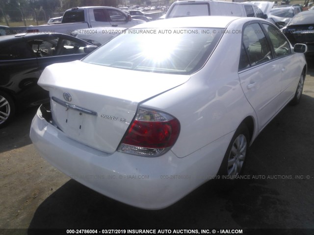 JTDBE32KX63041723 - 2006 TOYOTA CAMRY LE/XLE WHITE photo 4