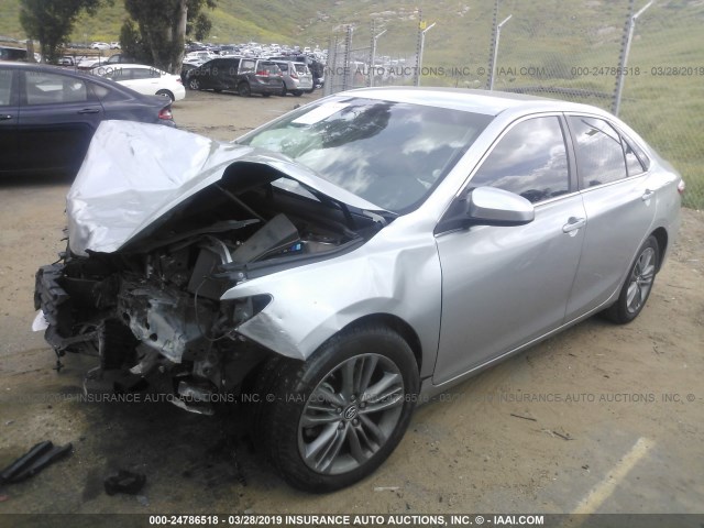 4T1BF1FK8GU146778 - 2016 TOYOTA CAMRY LE/XLE/SE/XSE 银色 照片 2