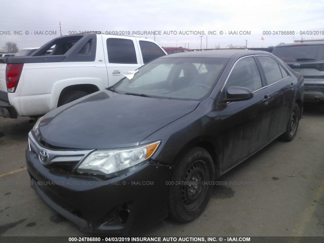 4T1BF1FK7DU648158 - 2013 TOYOTA CAMRY L/SE/LE/XLE GRAY photo 2