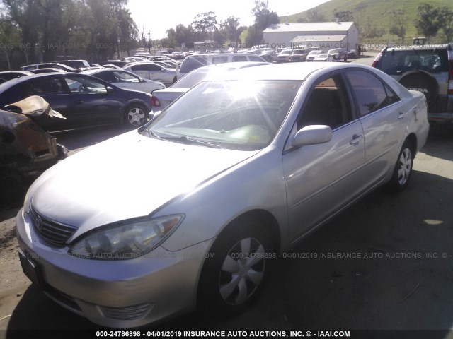 4T1BE32K56U734821 - 2006 TOYOTA CAMRY LE/XLE/SE SILVER photo 2
