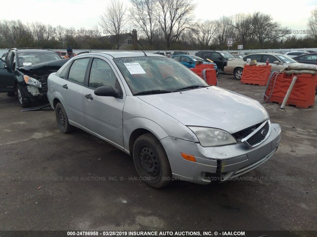 1FAFP34N97W102049 - 2007 FORD FOCUS ZX4/S/SE/SES SILVER photo 1
