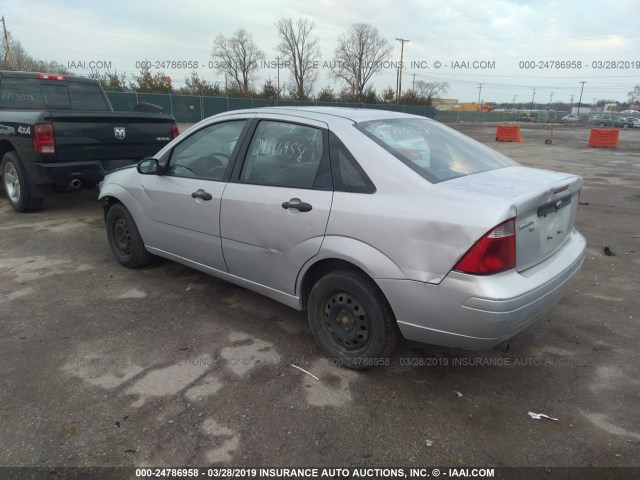 1FAFP34N97W102049 - 2007 FORD FOCUS ZX4/S/SE/SES SILVER photo 3