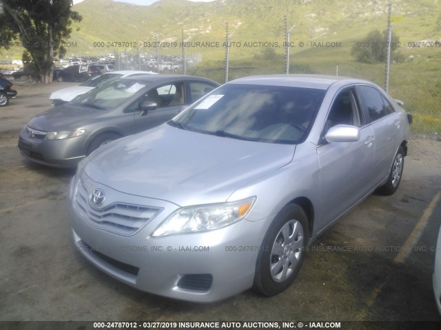 4T4BF3EK9BR186797 - 2011 TOYOTA CAMRY SE/LE/XLE GRAY photo 2