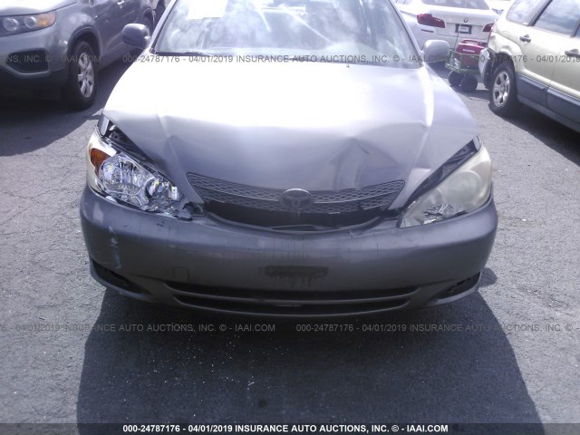 JTDBE32K420060439 - 2002 TOYOTA CAMRY LE/XLE/SE GRAY photo 6