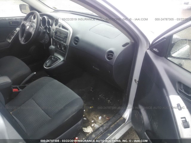 2T1LR32E45C500818 - 2005 TOYOTA COROLLA MATRIX XR SILVER photo 5