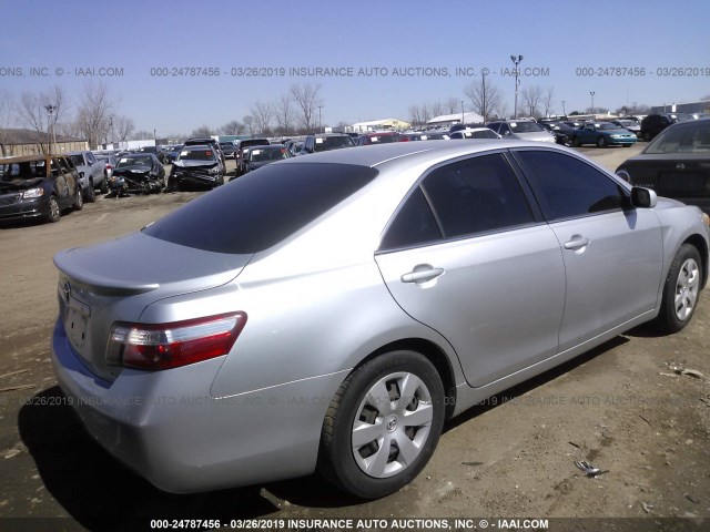 JTNBE46K673071847 - 2007 TOYOTA CAMRY NEW GENERAT CE/LE/XLE/SE SILVER photo 4