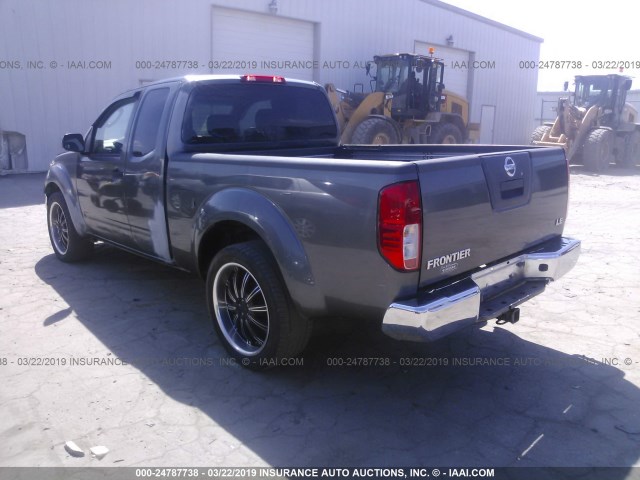 1N6AD06UX5C412562 - 2005 NISSAN FRONTIER KING CAB LE/SE/OFF ROAD GRAY photo 3