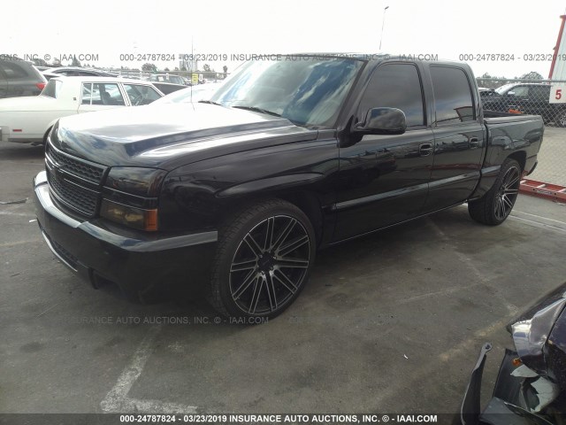 2GCEC13T261199008 - 2006 CHEVROLET SILVERADO C1500 BLACK photo 2