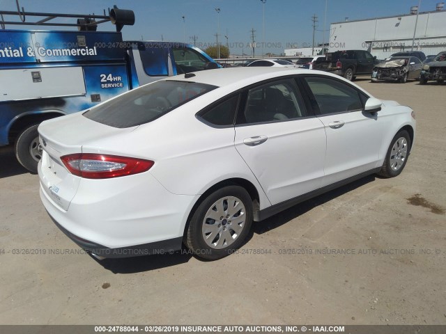 3FA6P0G7XDR328160 - 2013 FORD FUSION S WHITE photo 4