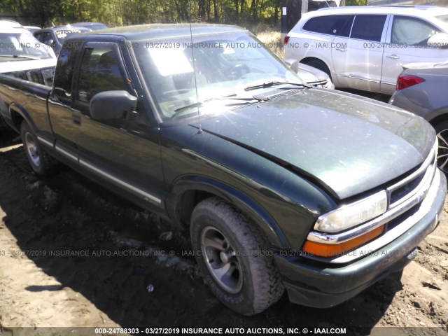 1GCCS19W818256412 - 2001 CHEVROLET S TRUCK S10 GREEN photo 1