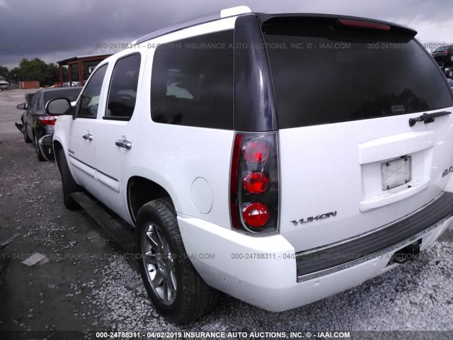 1GKFK63857J341492 - 2007 GMC YUKON DENALI WHITE photo 3