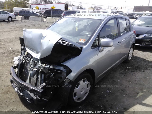 3N1BC13E09L466608 - 2009 NISSAN VERSA S/SL GRAY photo 2