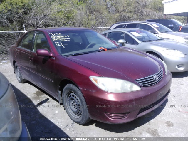 4T1BE32K85U419784 - 2005 TOYOTA CAMRY LE/XLE/SE RED photo 1