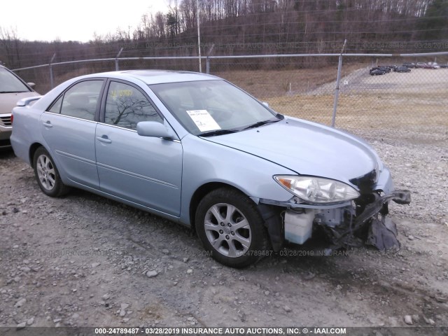 4T1BE32K55U958797 - 2005 TOYOTA CAMRY LE/XLE/SE BLUE photo 1