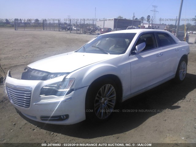 2C3CCAPG2DH504522 - 2013 CHRYSLER 300C LUXURY WHITE photo 2