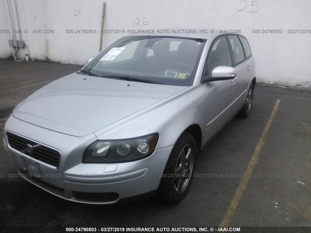 YV1MJ682472276293 - 2007 VOLVO V50 T5 SILVER photo 2