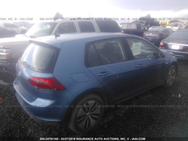 WVWKP7AU0GW915338 - 2016 VOLKSWAGEN E-GOLF SE BLUE photo 4