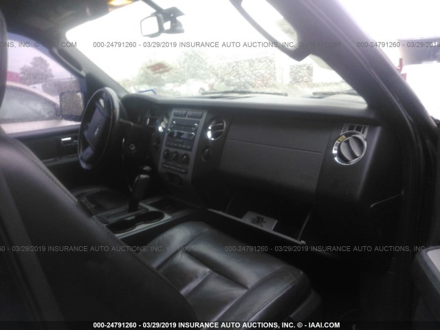 1FMFU15548LA55839 - 2008 FORD EXPEDITION XLT BLACK photo 5