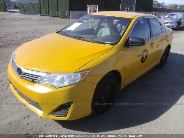 4T1BD1FK1EU131526 - 2014 TOYOTA CAMRY HYBRID/LE/XLE YELLOW photo 6