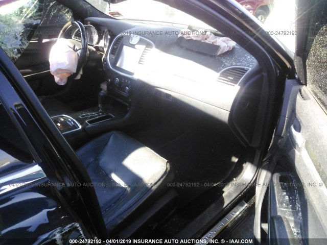 2C3CA6CT8BH596089 - 2011 CHRYSLER 300C BLACK photo 5