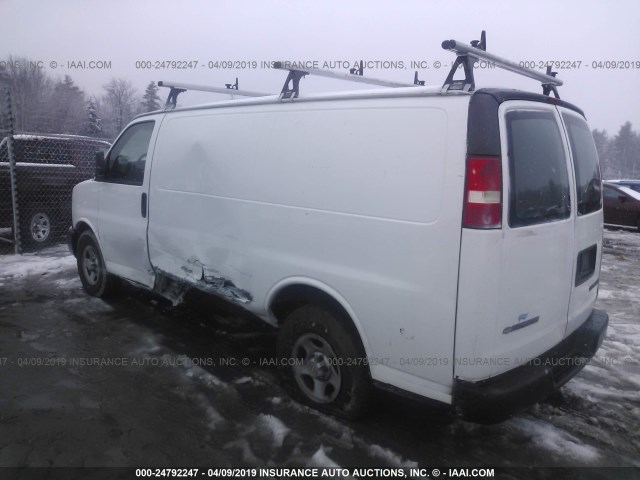 1GCEG15X561149018 - 2006 CHEVROLET EXPRESS G1500  WHITE photo 3